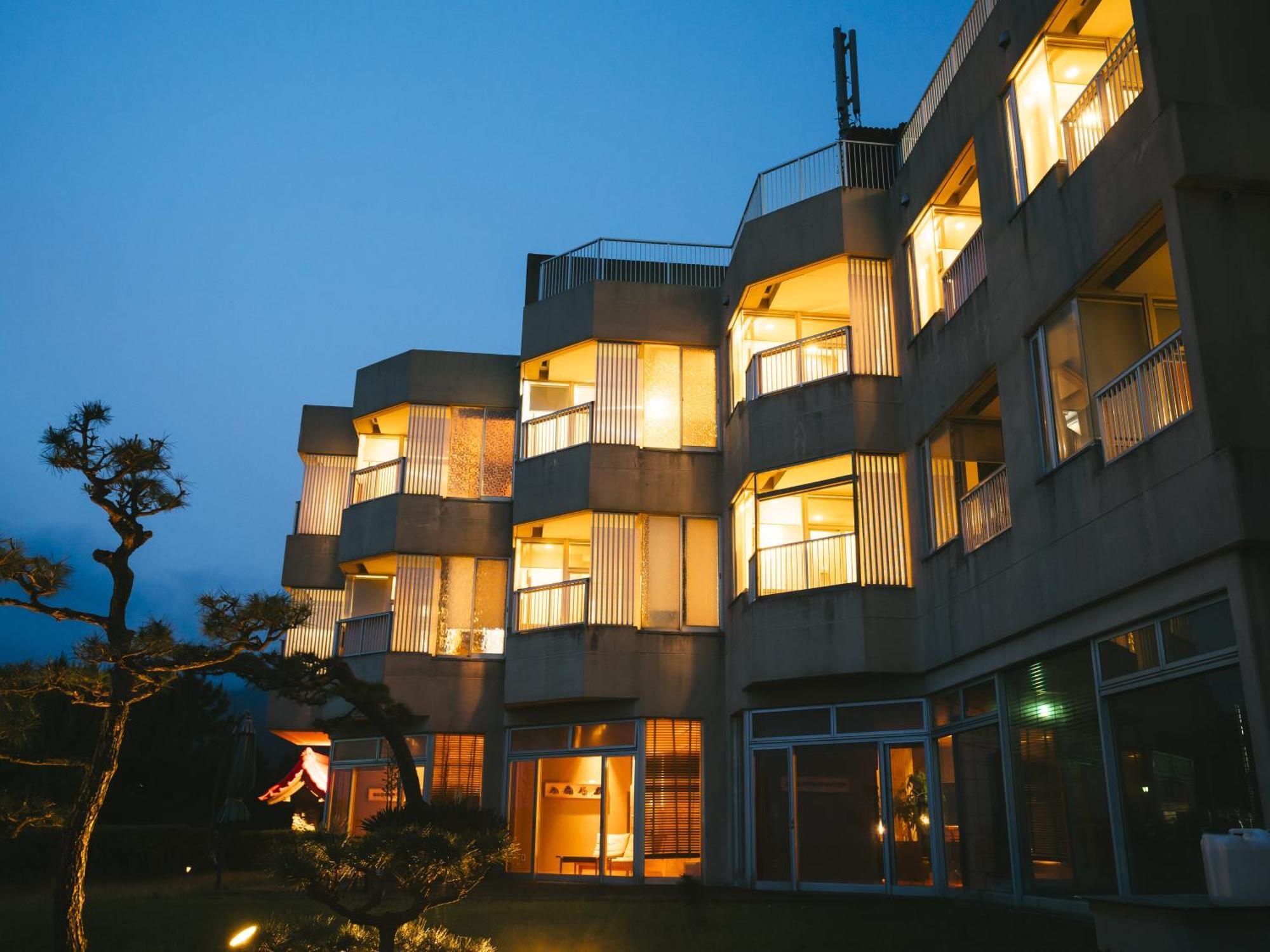 Oncri-Karatsu Bagian luar foto