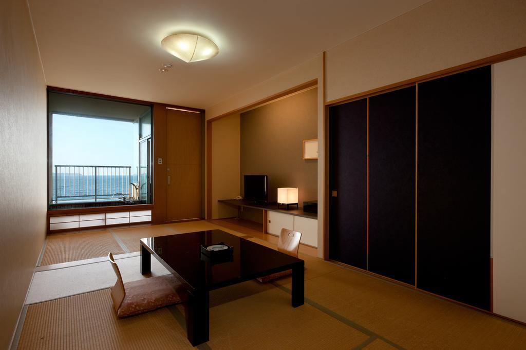 Oncri-Karatsu Bagian luar foto