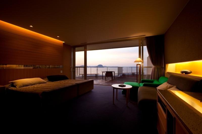 Oncri-Karatsu Bagian luar foto
